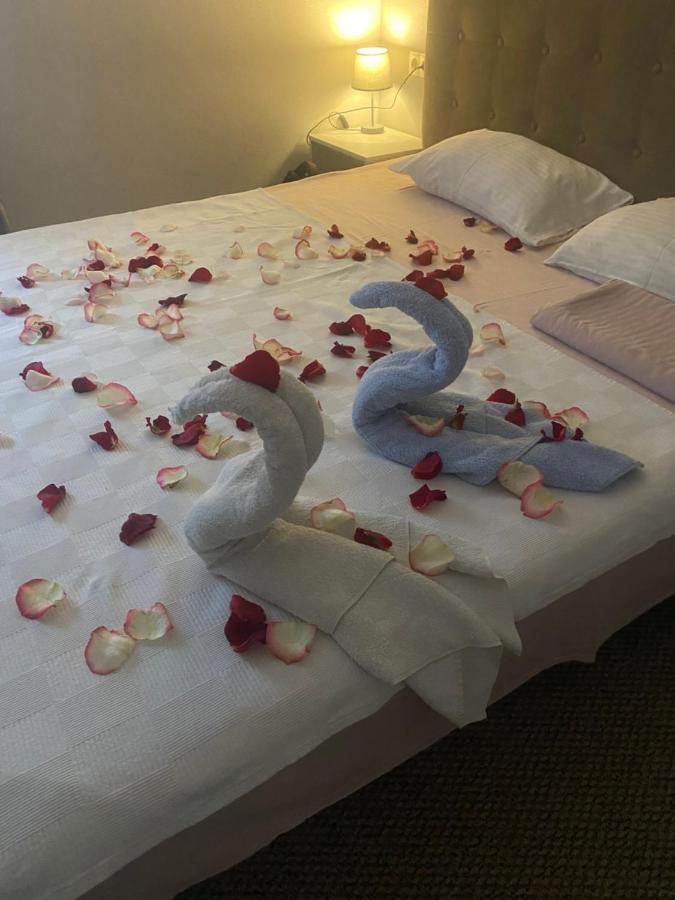 Guest House Olzhycha 45 Б เคียฟ ภายนอก รูปภาพ