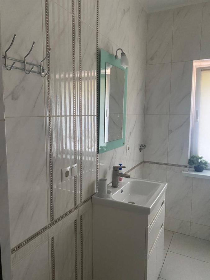 Guest House Olzhycha 45 Б เคียฟ ภายนอก รูปภาพ