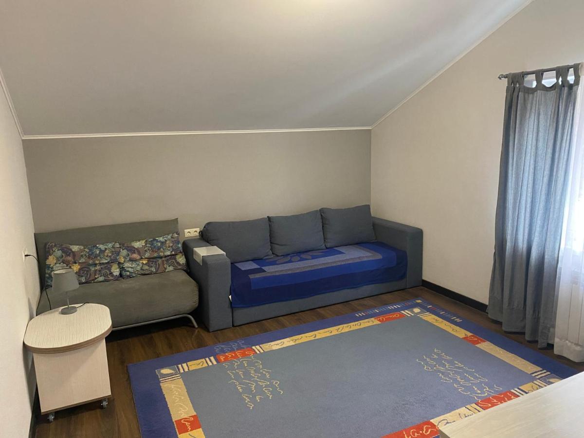 Guest House Olzhycha 45 Б เคียฟ ภายนอก รูปภาพ