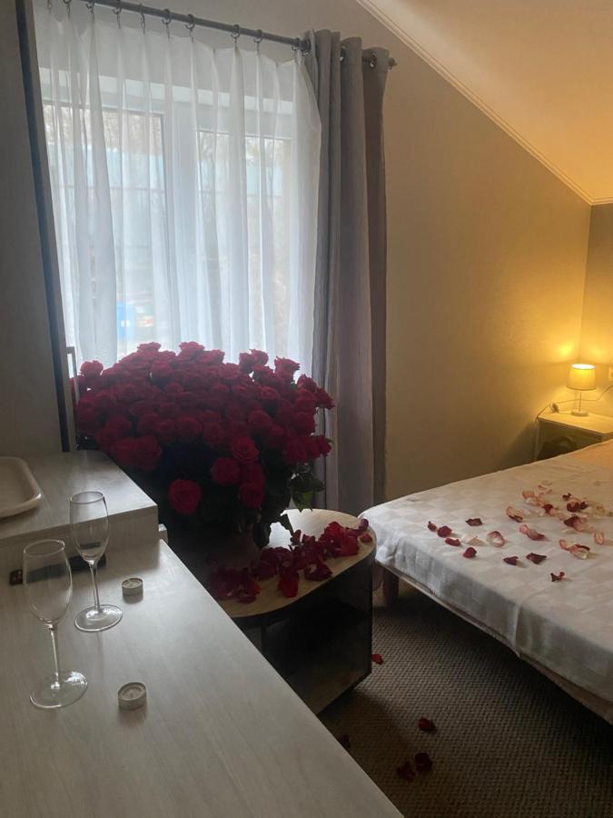 Guest House Olzhycha 45 Б เคียฟ ภายนอก รูปภาพ
