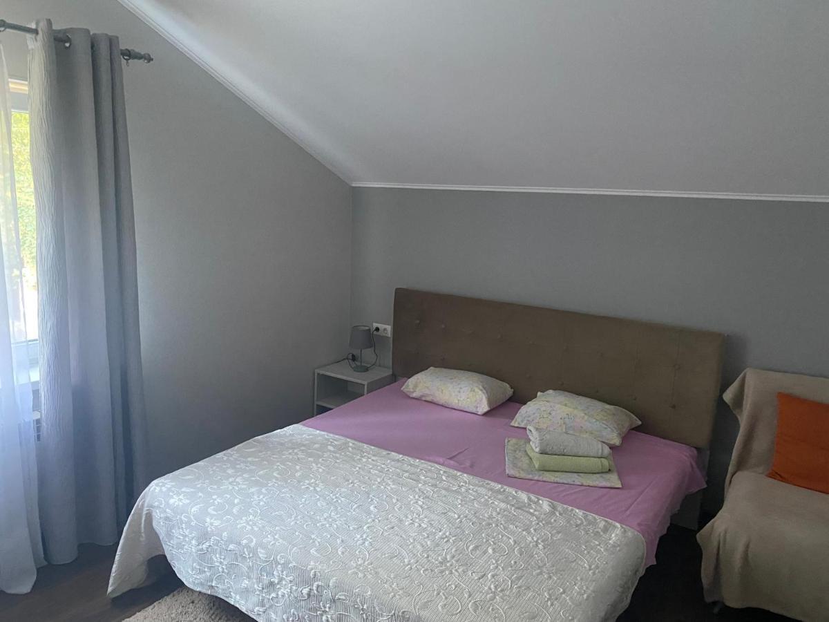 Guest House Olzhycha 45 Б เคียฟ ภายนอก รูปภาพ