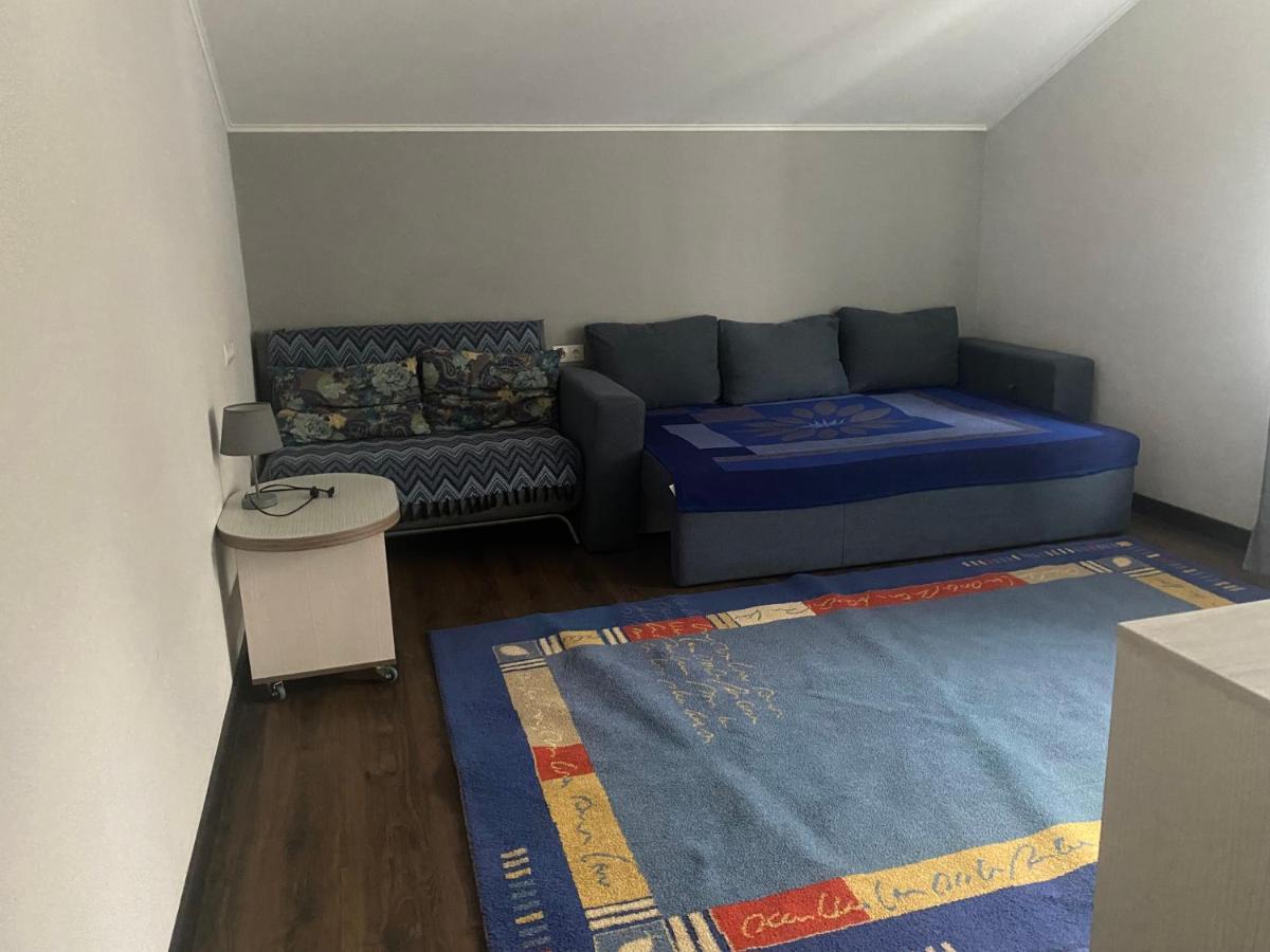 Guest House Olzhycha 45 Б เคียฟ ภายนอก รูปภาพ