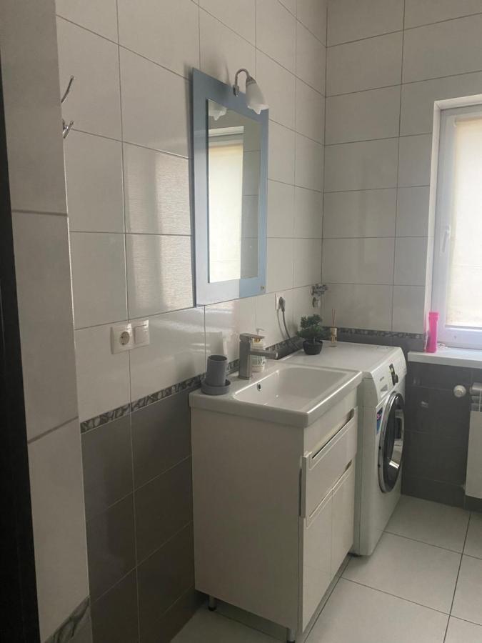 Guest House Olzhycha 45 Б เคียฟ ภายนอก รูปภาพ