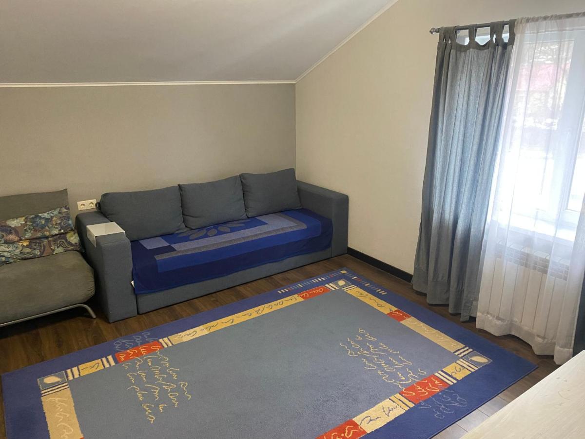 Guest House Olzhycha 45 Б เคียฟ ภายนอก รูปภาพ